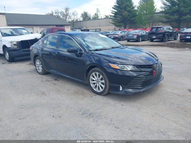 2018 TOYOTA CAMRY LE