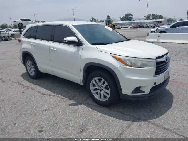 2016 TOYOTA HIGHLANDER LE