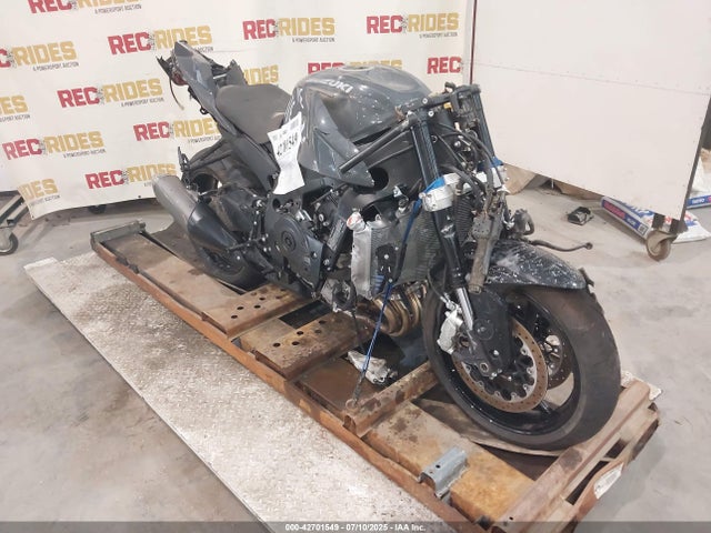 2025 SUZUKI GSX 