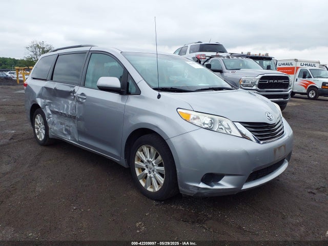 2012 TOYOTA SIENNA LE 7 PASSENGER
