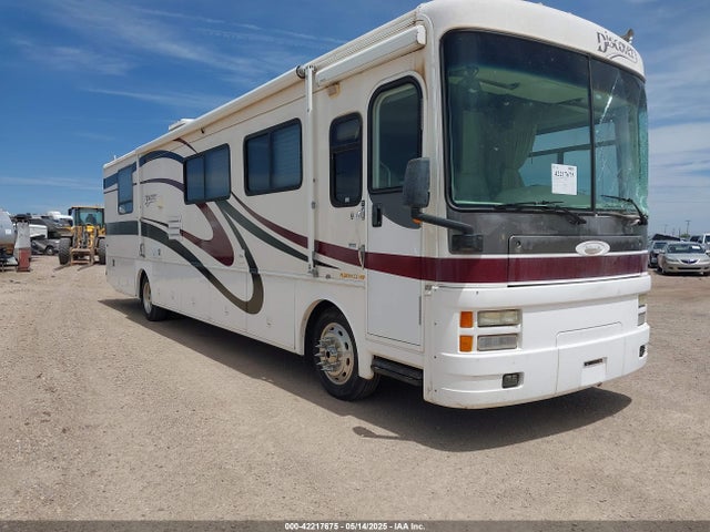 2001 FREIGHTLINER CHASSIS X LINE MOTOR HOME For Sale | Lot# I42217675 ...