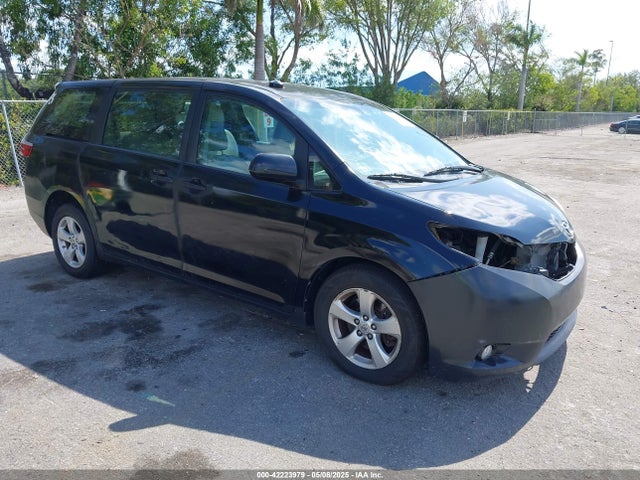 2017 TOYOTA SIENNA L 7 PASSENGER
