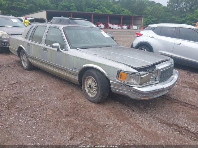 1990 LINCOLN TOWN CAR SIGNATURE