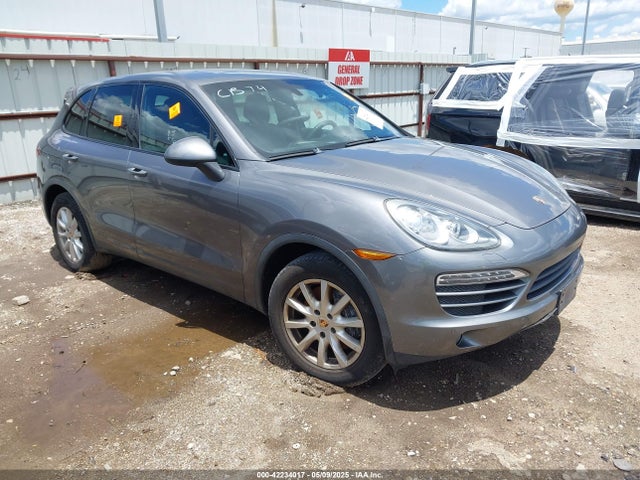 2013 PORSCHE CAYENNE 