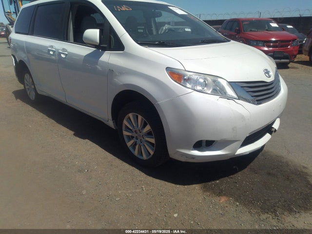 2017 TOYOTA SIENNA XLE PREMIUM 7 PASSENGER