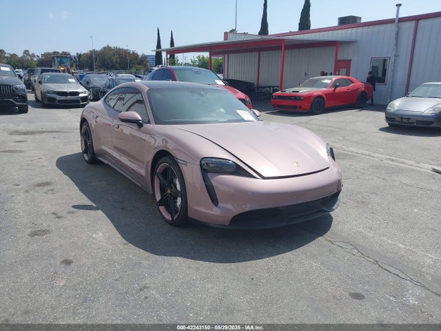 2021 PORSCHE TAYCAN 