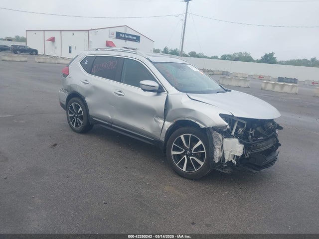 2017 NISSAN ROGUE SL