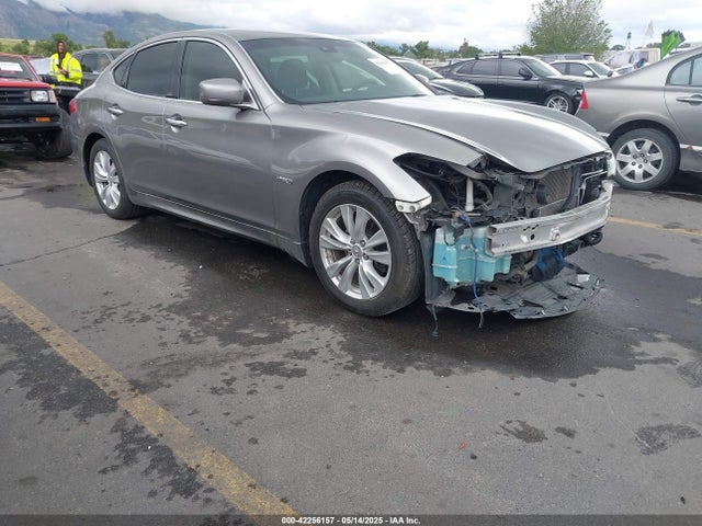 2012 INFINITI M35 
