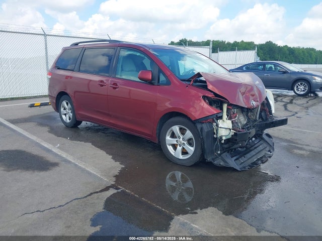 2012 TOYOTA SIENNA LE V6 8 PASSENGER
