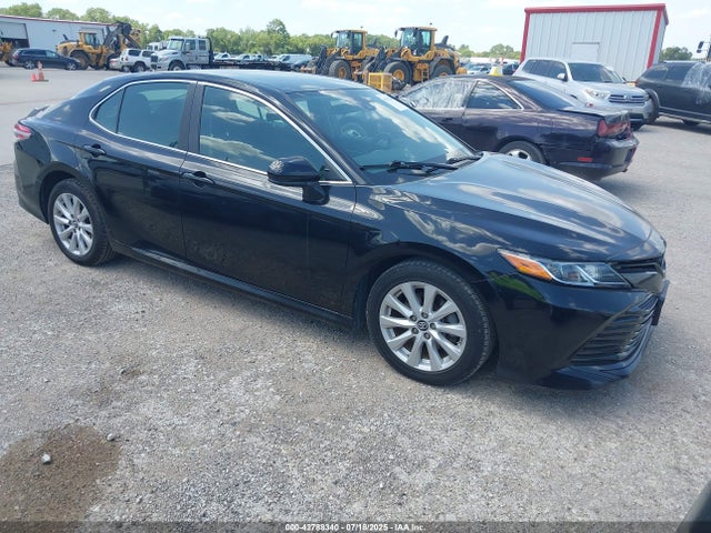 2018 TOYOTA CAMRY LE
