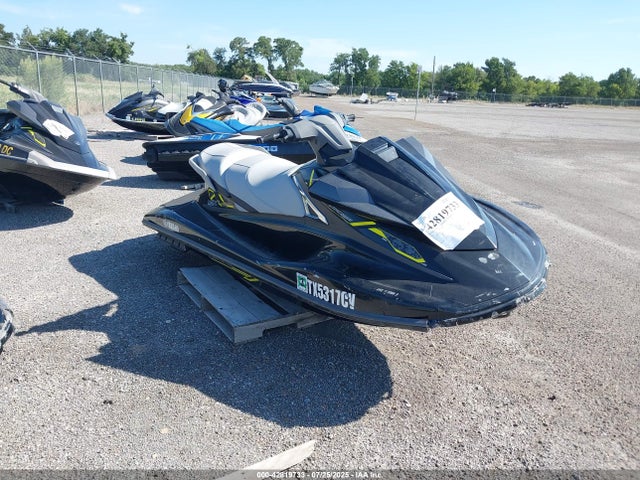 2015 YAMAHA VX 