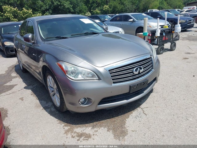 2011 INFINITI M37 