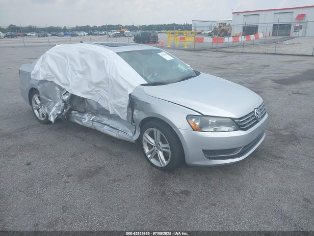 2015 VOLKSWAGEN PASSAT 2.0L TDI SE