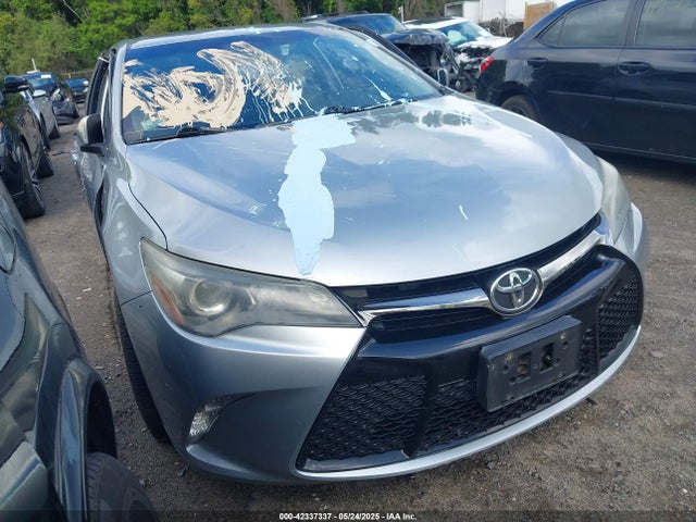 2015 TOYOTA CAMRY SE