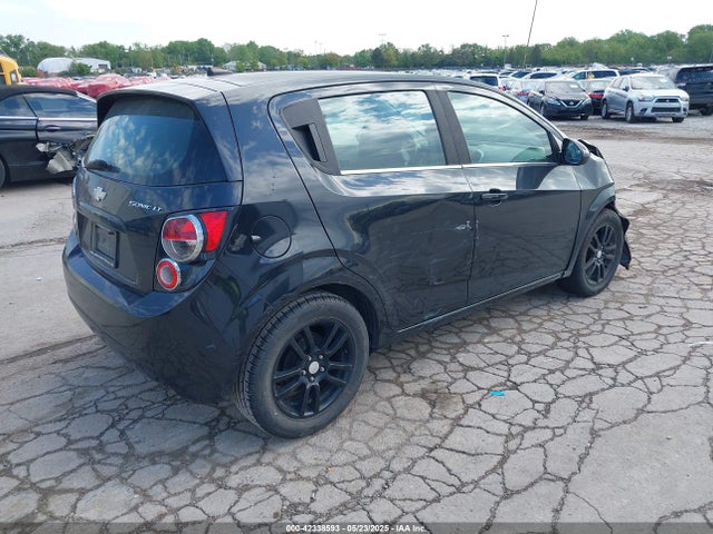 2014 Chevrolet SONIC LT AUTO photo 4
