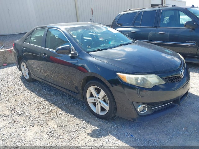 2014 TOYOTA CAMRY SE