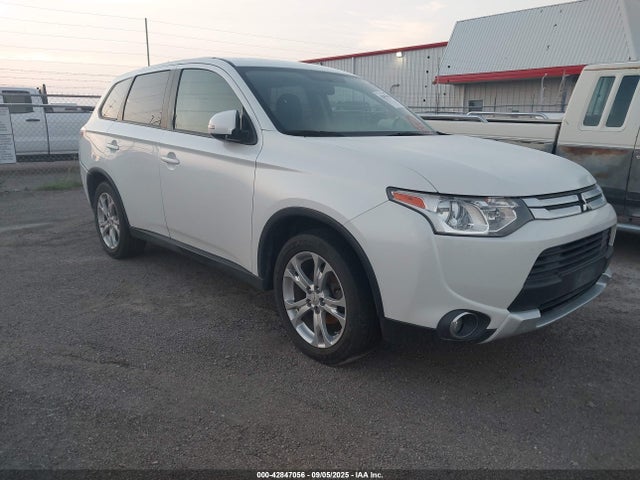 2015 MITSUBISHI OUTLANDER SE