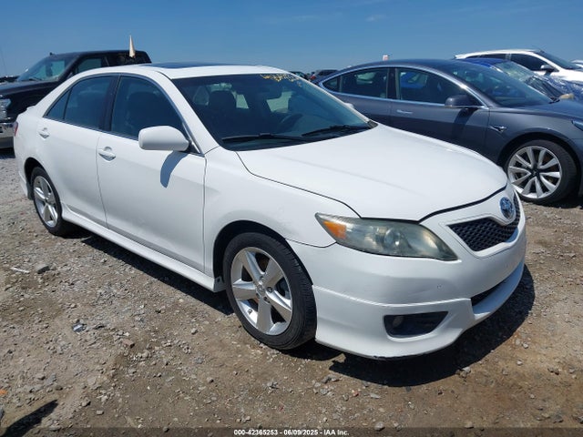 2011 TOYOTA CAMRY SE