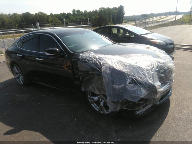 2016 INFINITI Q70 3.7X