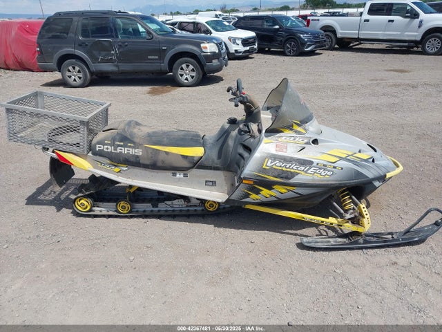 2004 POLARIS SNOWMOBILE 