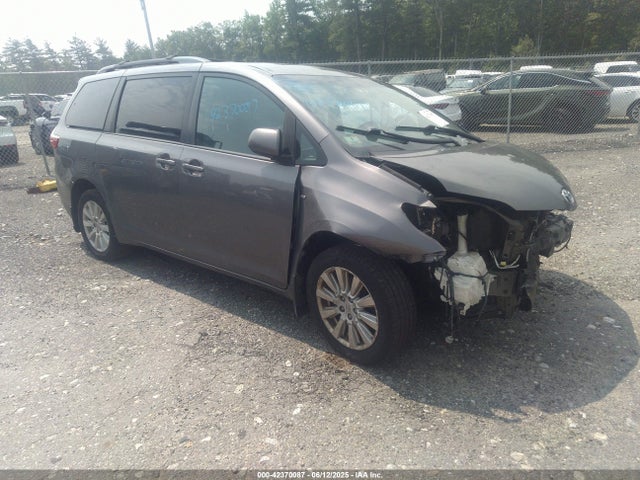 2017 TOYOTA SIENNA LE 7 PASSENGER