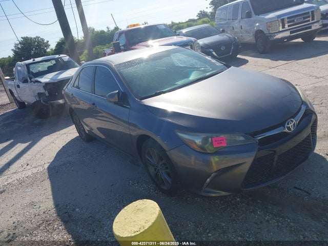 2015 TOYOTA CAMRY SE