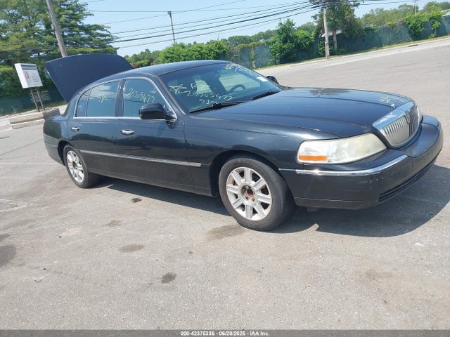 2010 LINCOLN TOWN CAR EXECUTIVE L