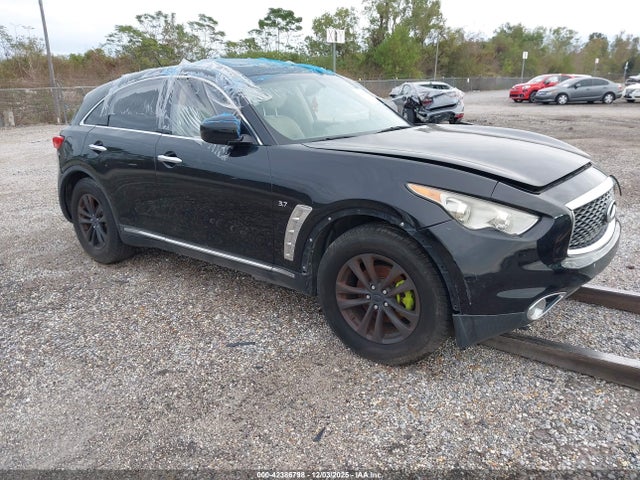 2017 INFINITI QX70 