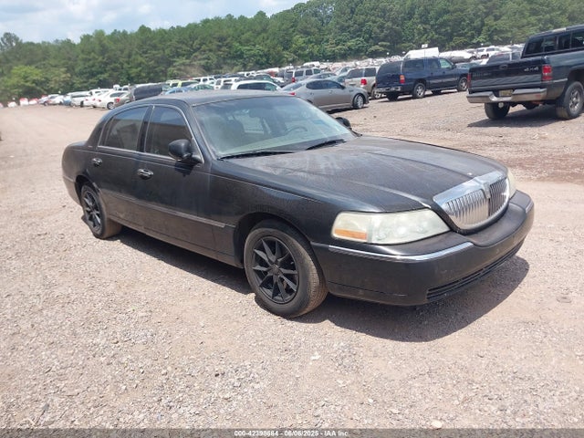 2003 LINCOLN TOWN CAR SIGNATURE