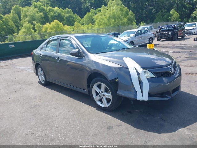 2013 TOYOTA CAMRY SE