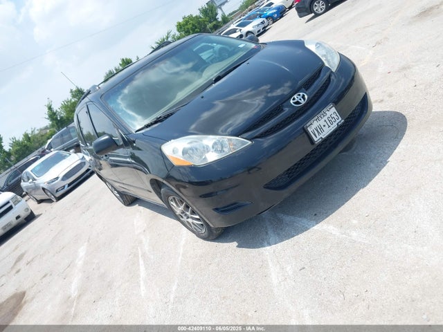 2010 TOYOTA SIENNA CE