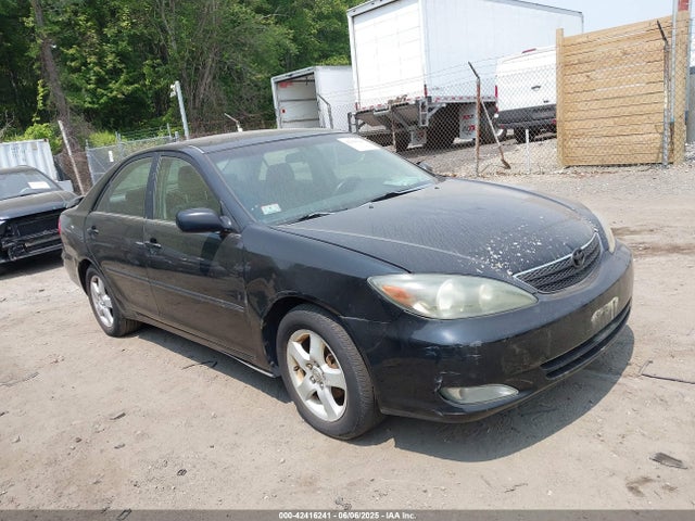 2004 TOYOTA CAMRY SE