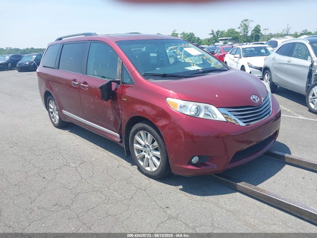 2017 TOYOTA SIENNA XLE 7 PASSENGER