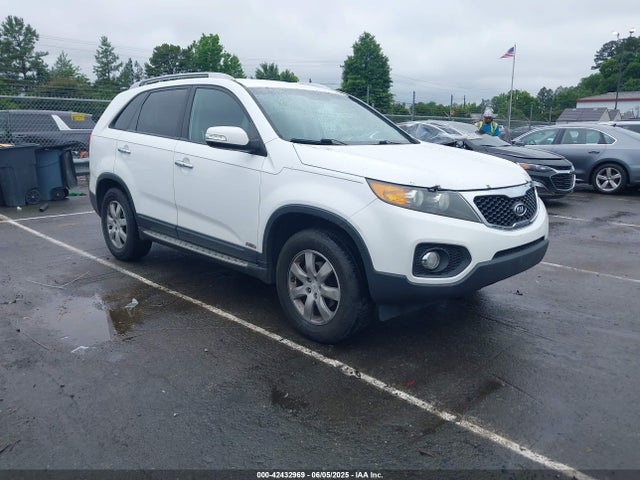 2011 KIA SORENTO LX