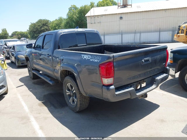 2017 Toyota TACOMA TRD SPORT photo 3