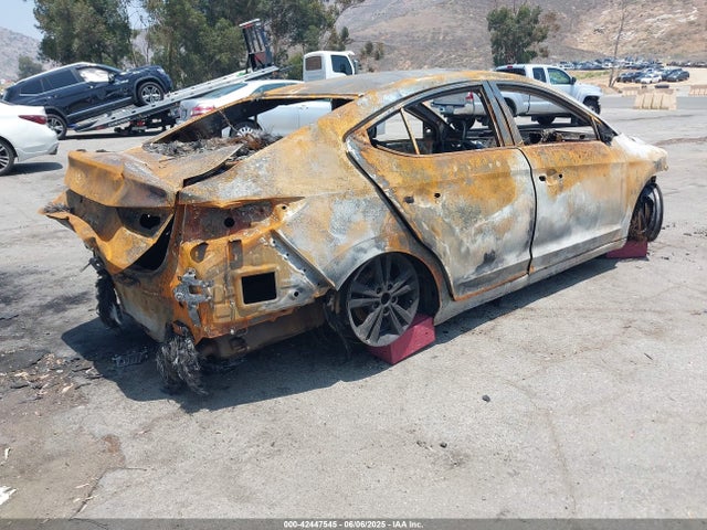 2018 HYUNDAI ELANTRA SEL 4