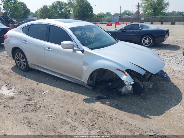 2013 INFINITI M37 