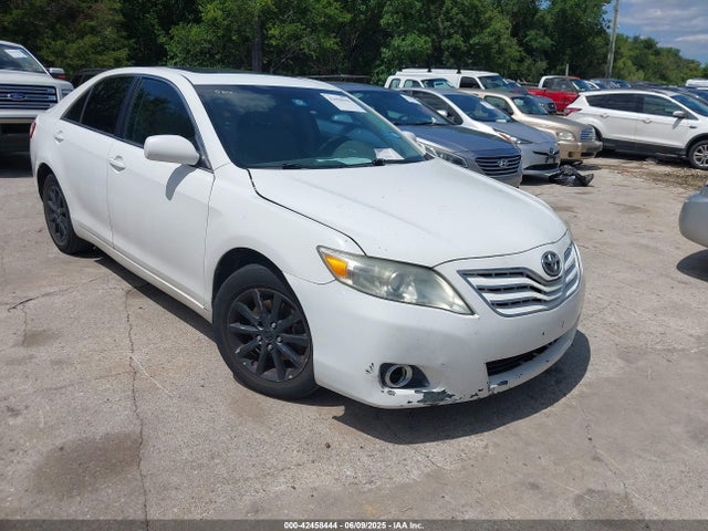 2011 TOYOTA CAMRY XLE