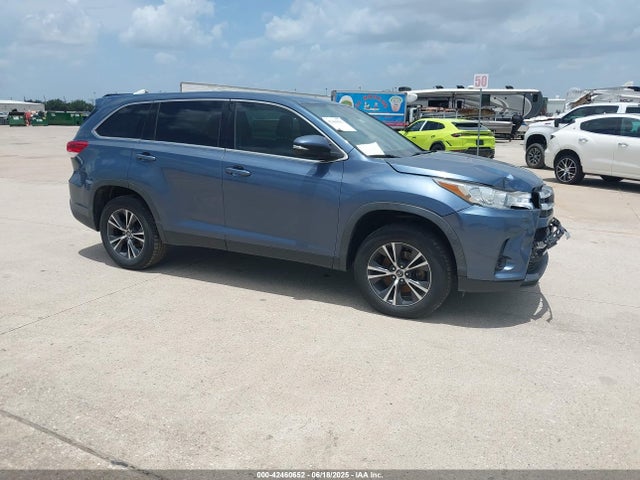2019 TOYOTA HIGHLANDER LE