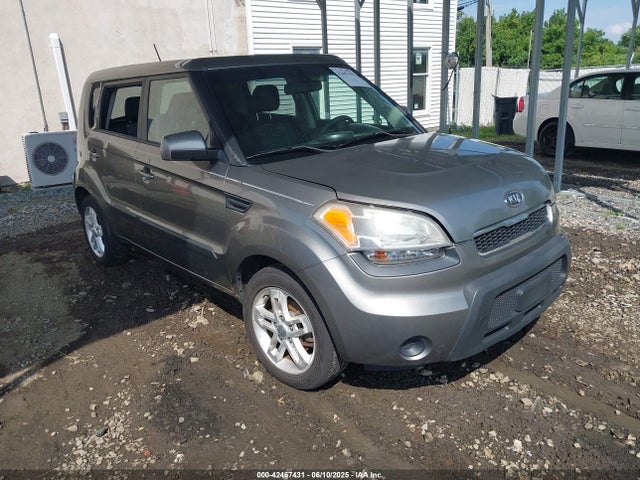 2011 KIA SOUL +