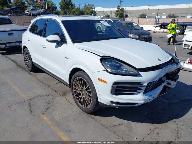 2019 PORSCHE CAYENNE 