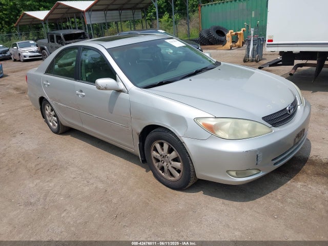 2004 TOYOTA CAMRY XLE