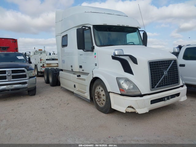 2015 VOLVO VN VNL