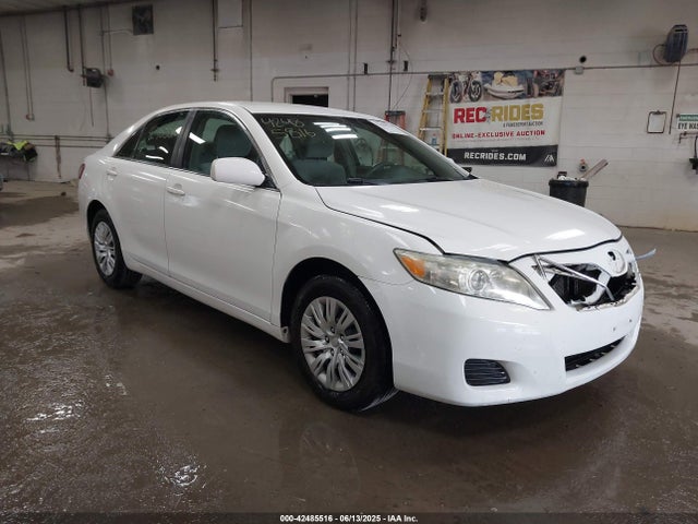 2011 TOYOTA CAMRY LE