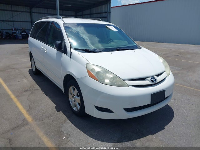 2008 TOYOTA SIENNA LE