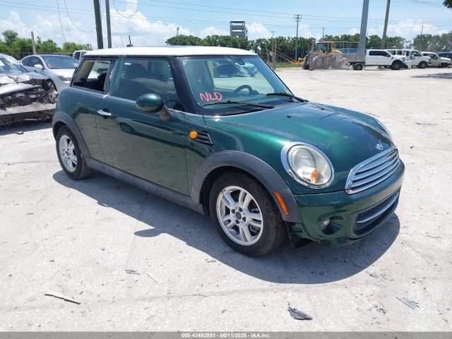 2011 MINI COOPER 