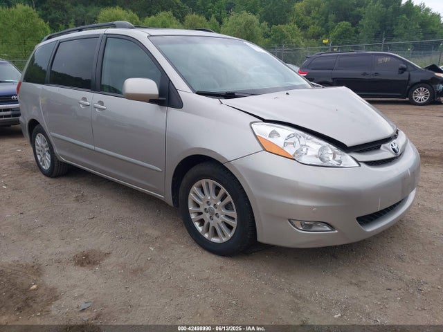 2009 TOYOTA SIENNA XLE