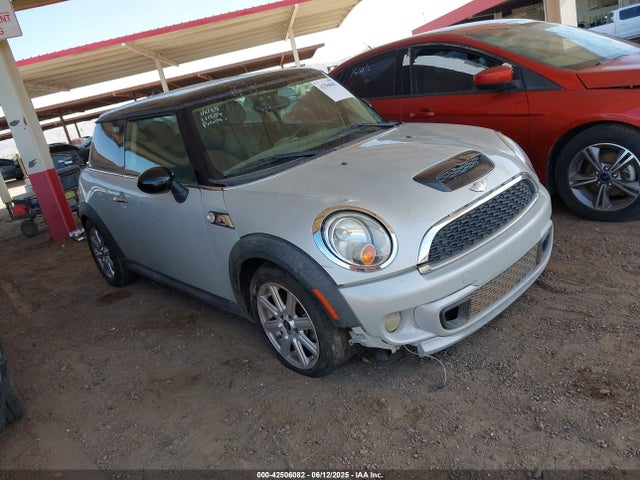 2011 MINI COOPER 
