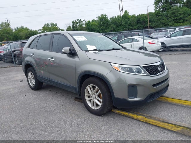 2014 KIA SORENTO LX