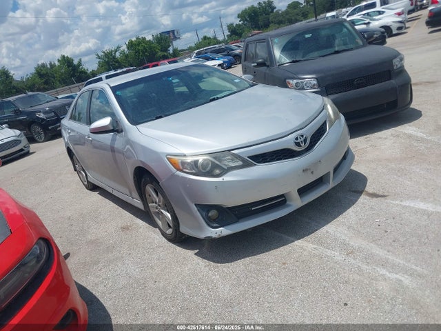 2014 TOYOTA CAMRY SE